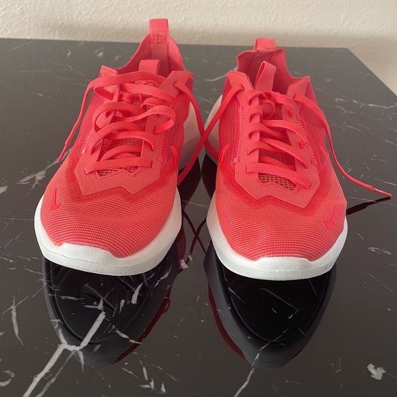 Nike Vista Lite Sneakers - Picture 2 of 4